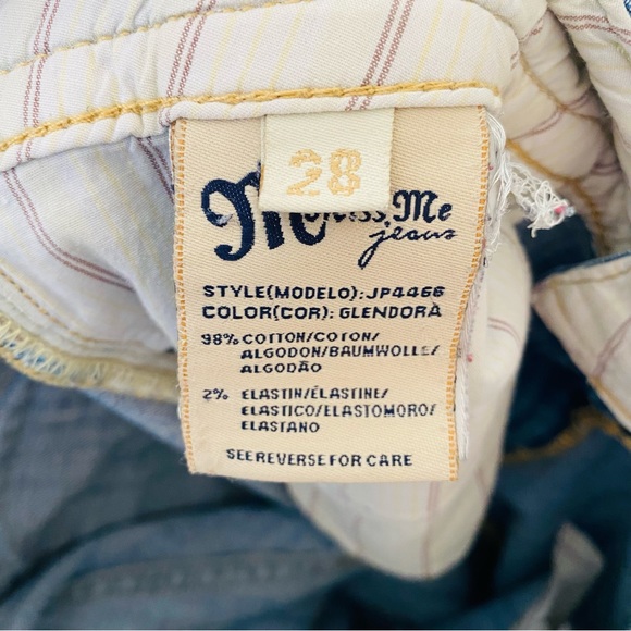 Miss Me Light Wash Cropped Denim Capri Jeans Size 28 - Picture 6 of 6